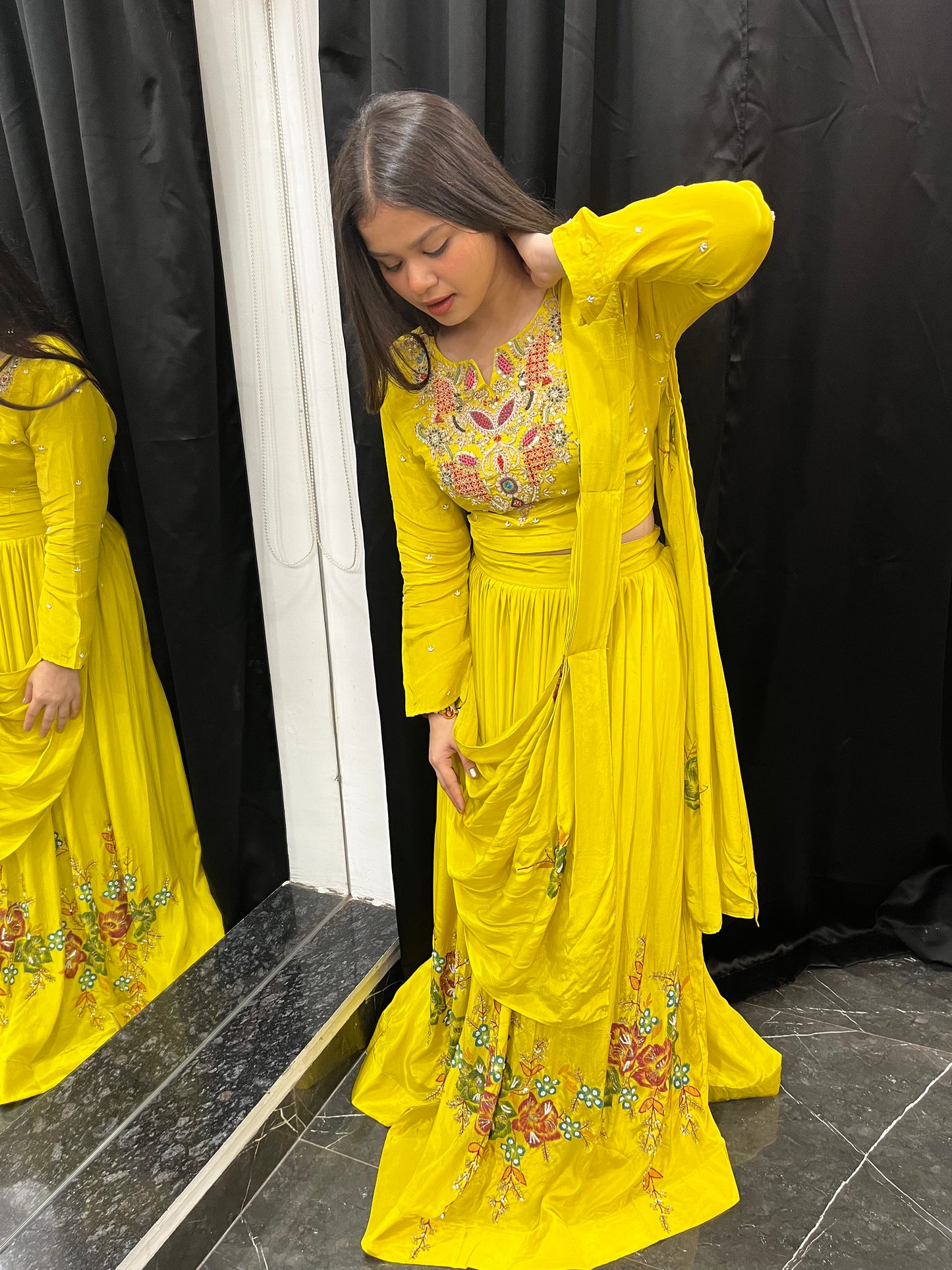 Noor-e-Rang Hand-Painted lehenga