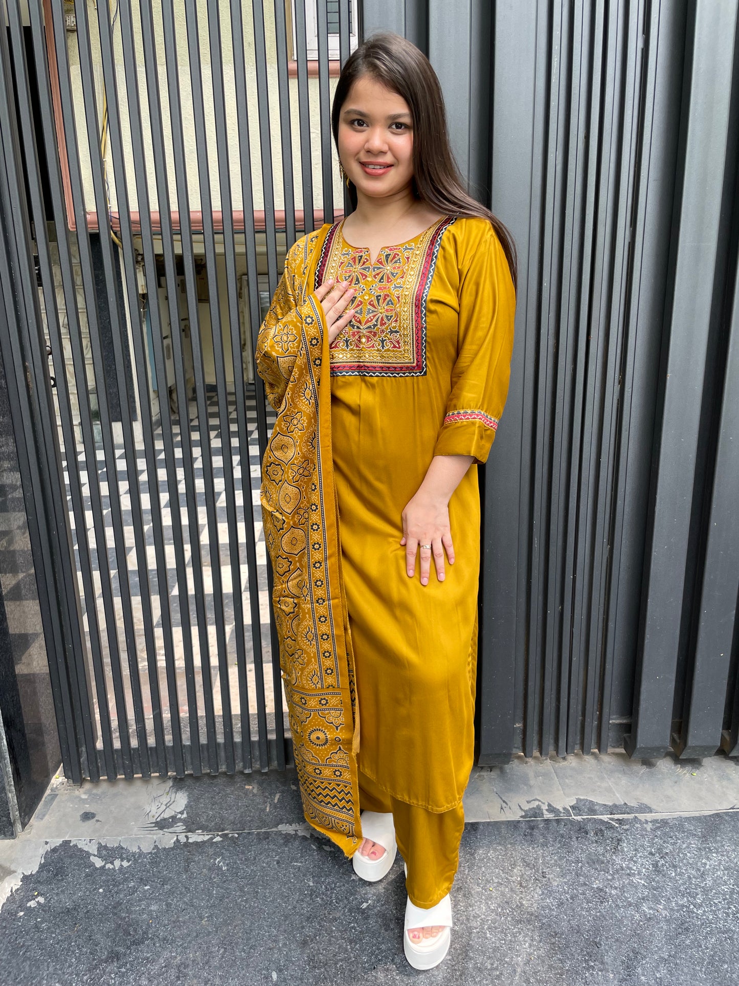 Muskan ajrak suit