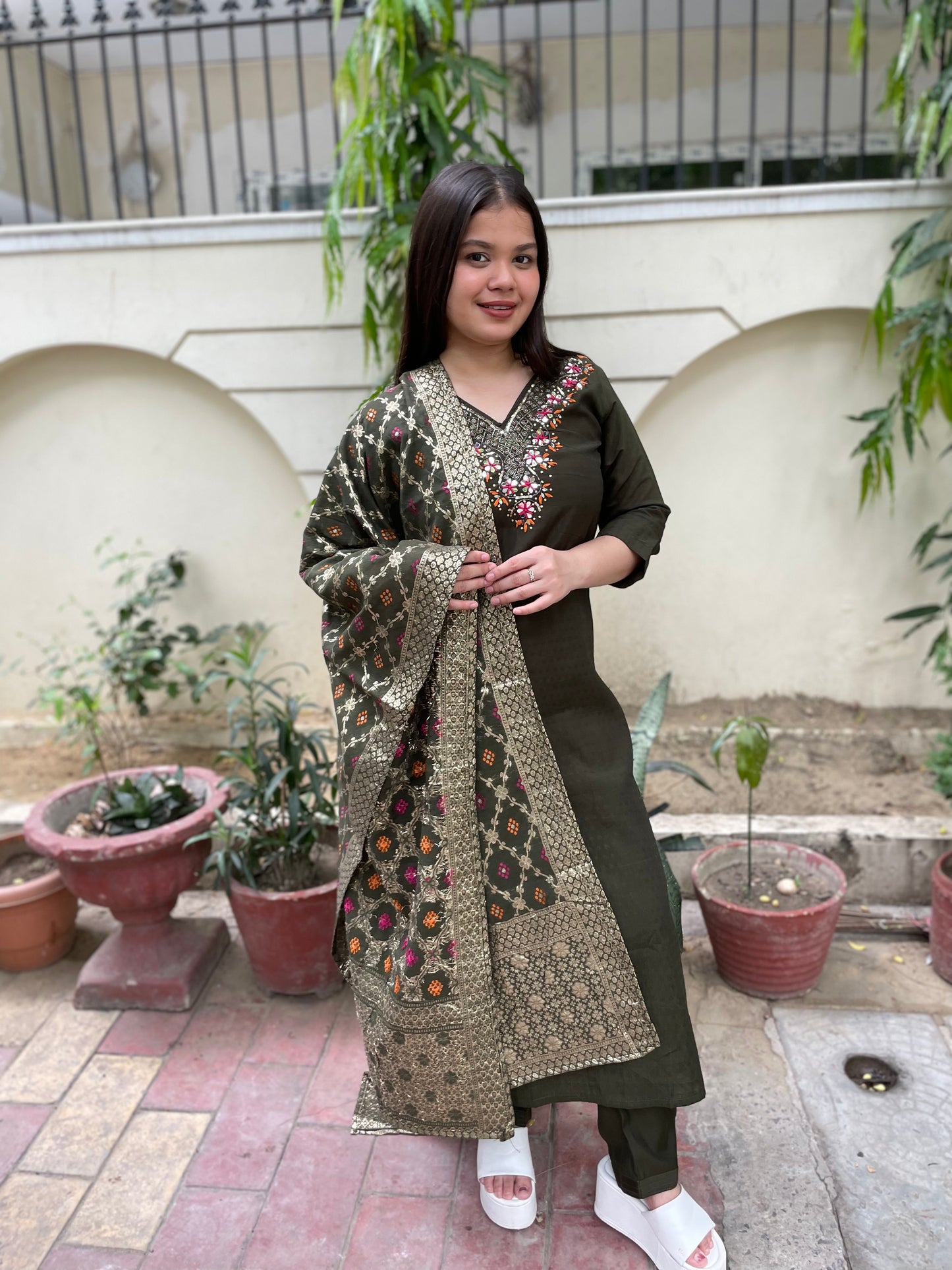 Mirror on the wall suit