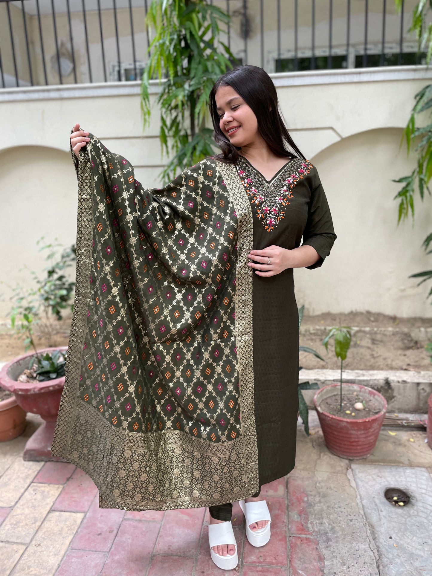 Mirror on the wall suit